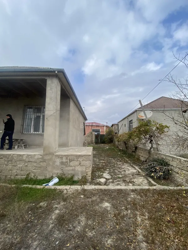 Satılır 3 otaqlı həyət evi 100 m²