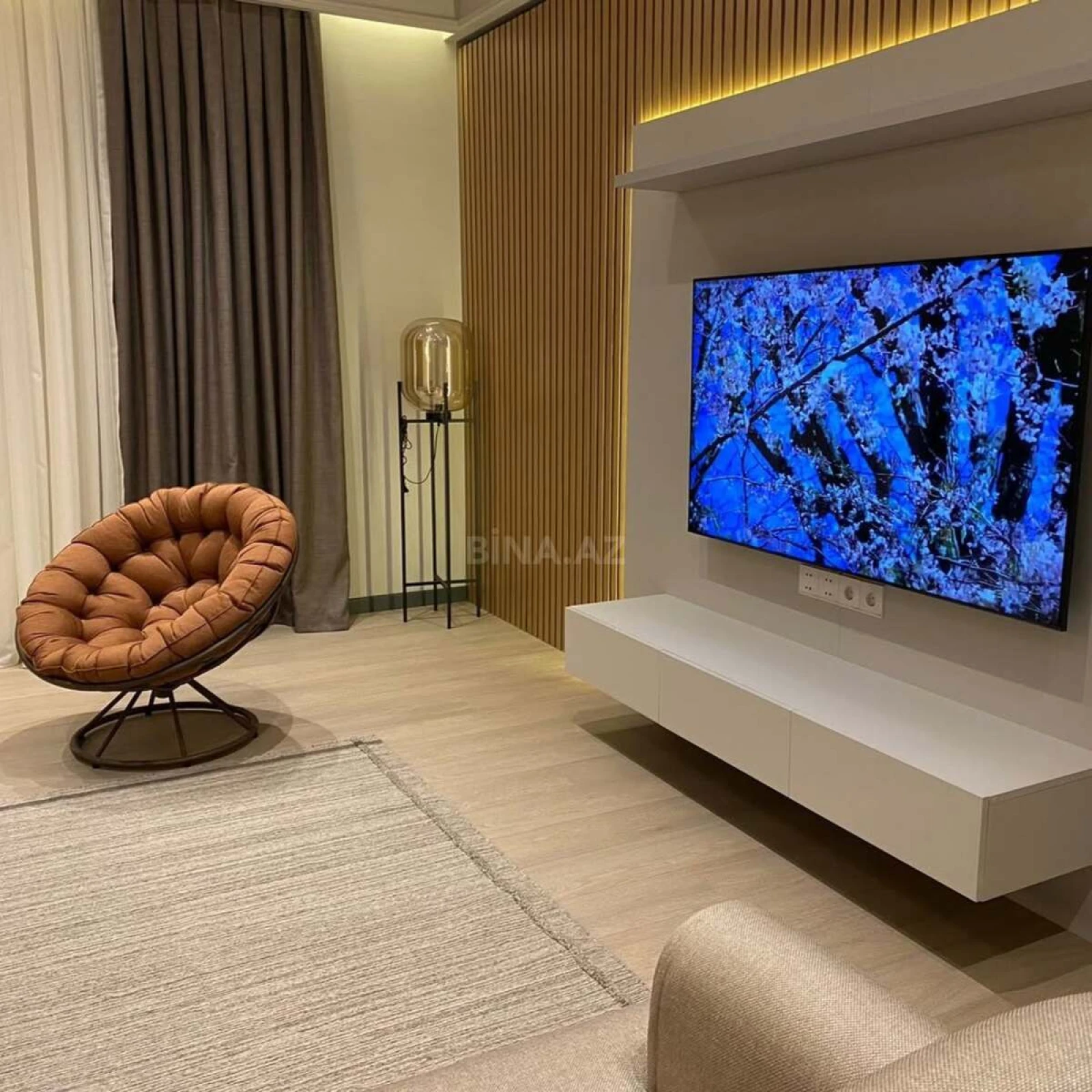 Kirayə verilir 2 otaqlı mənzil 85 m²