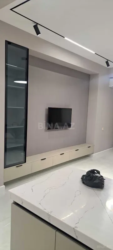 Kirayə verilir 2 otaqlı mənzil 65 m²