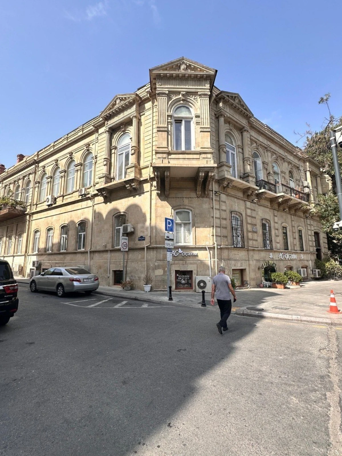 Satılır 2 otaqlı mənzil 60 m²