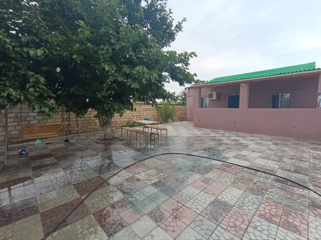 Satılır 4 otaqlı həyət evi 130 m²