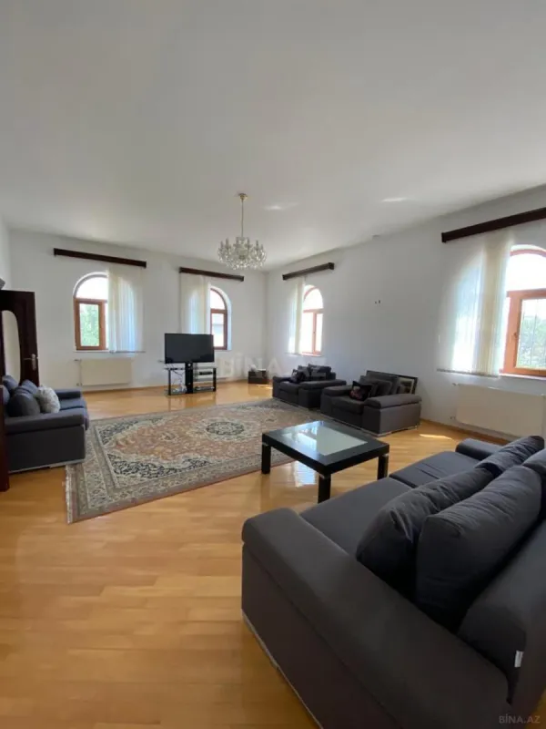 Kirayə verilir 7 otaqlı həyət evi 650 m²