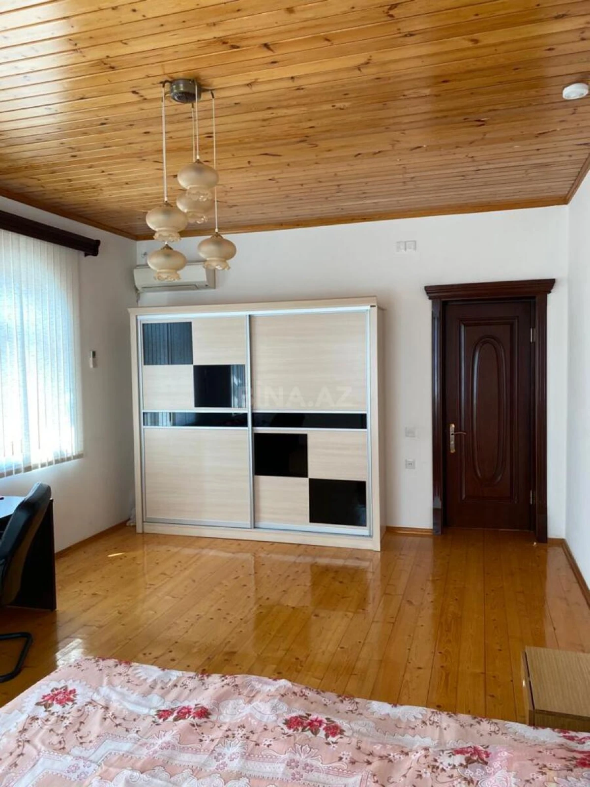 Kirayə verilir 7 otaqlı həyət evi 650 m²