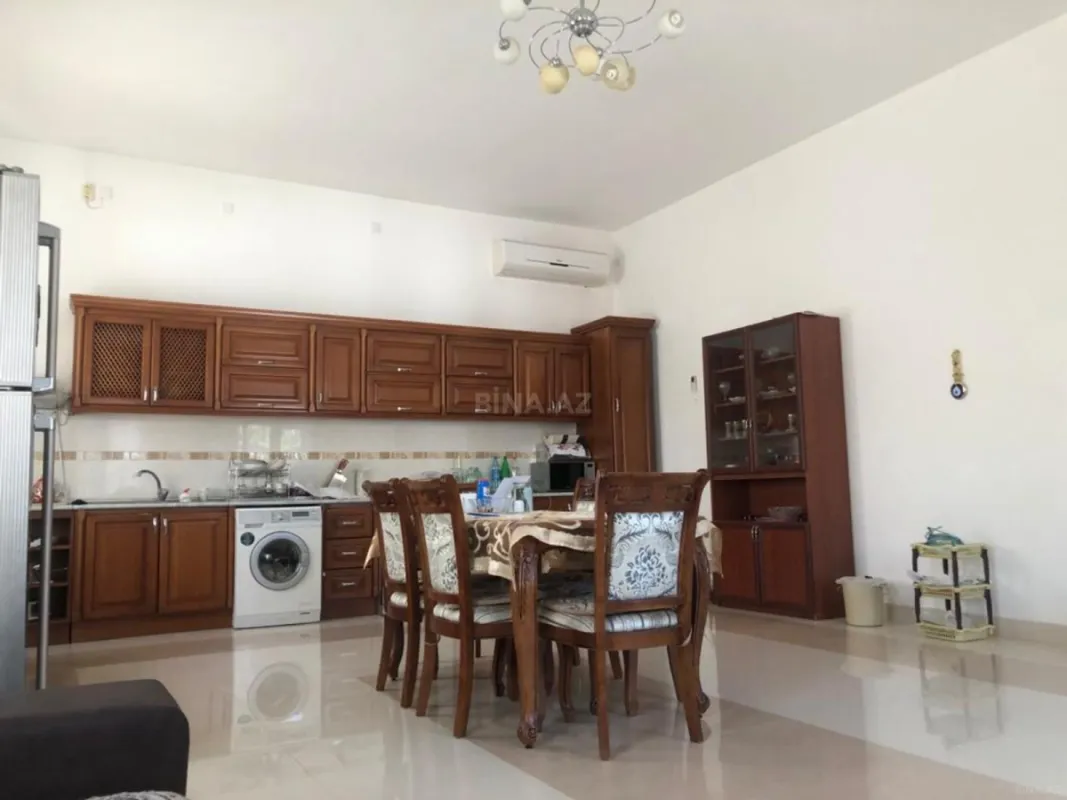 Kirayə verilir 7 otaqlı həyət evi 650 m²