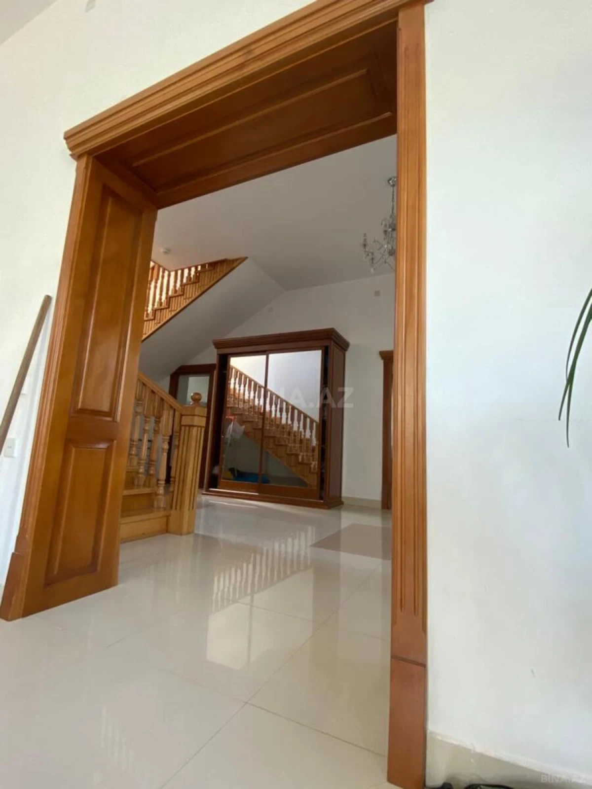 Kirayə verilir 7 otaqlı həyət evi 650 m²