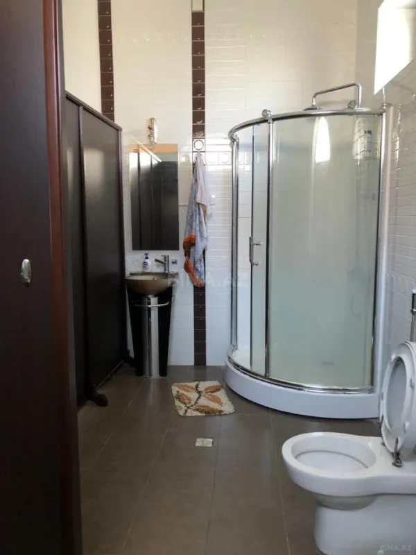 Kirayə verilir 7 otaqlı həyət evi 650 m²