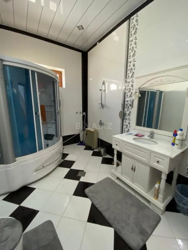 Kirayə verilir 7 otaqlı həyət evi 650 m²