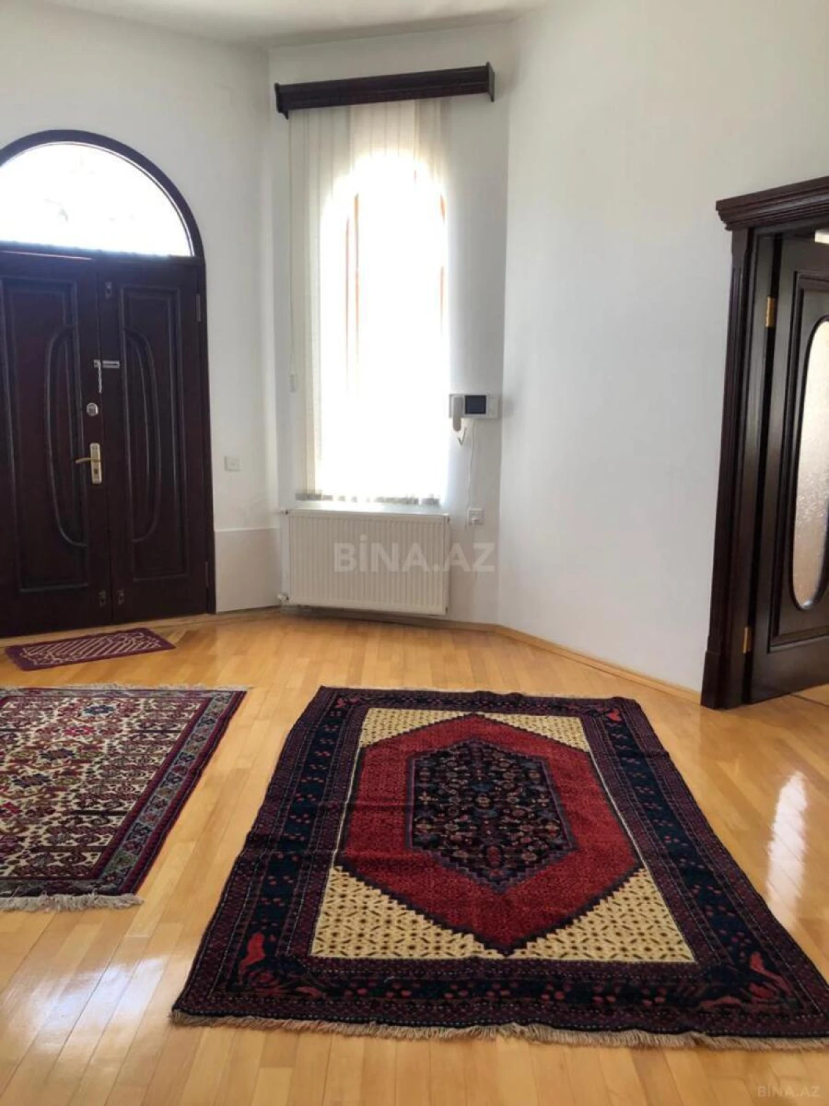 Kirayə verilir 7 otaqlı həyət evi 650 m²