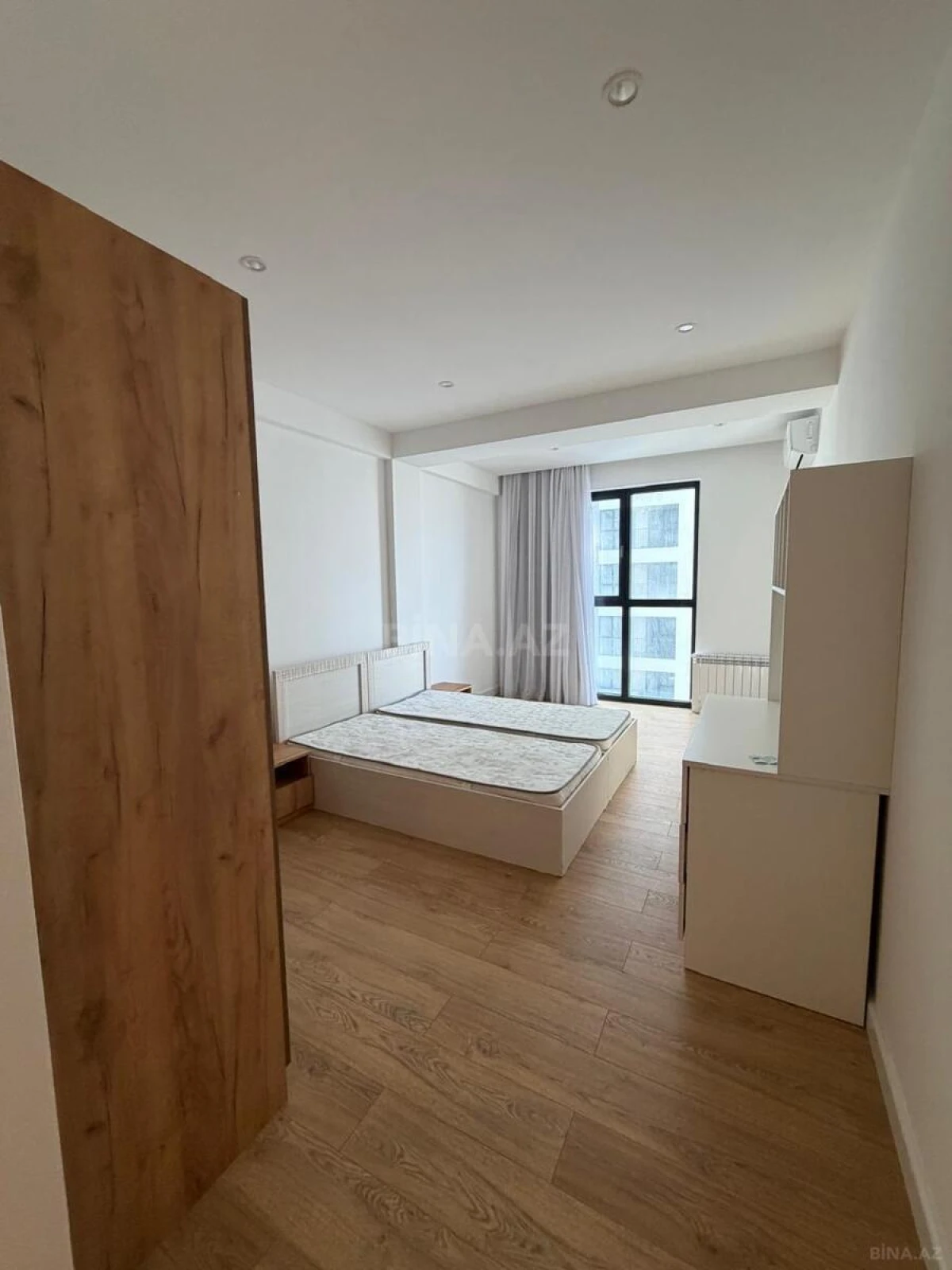 Kirayə verilir 2 otaqlı mənzil 95 m²
