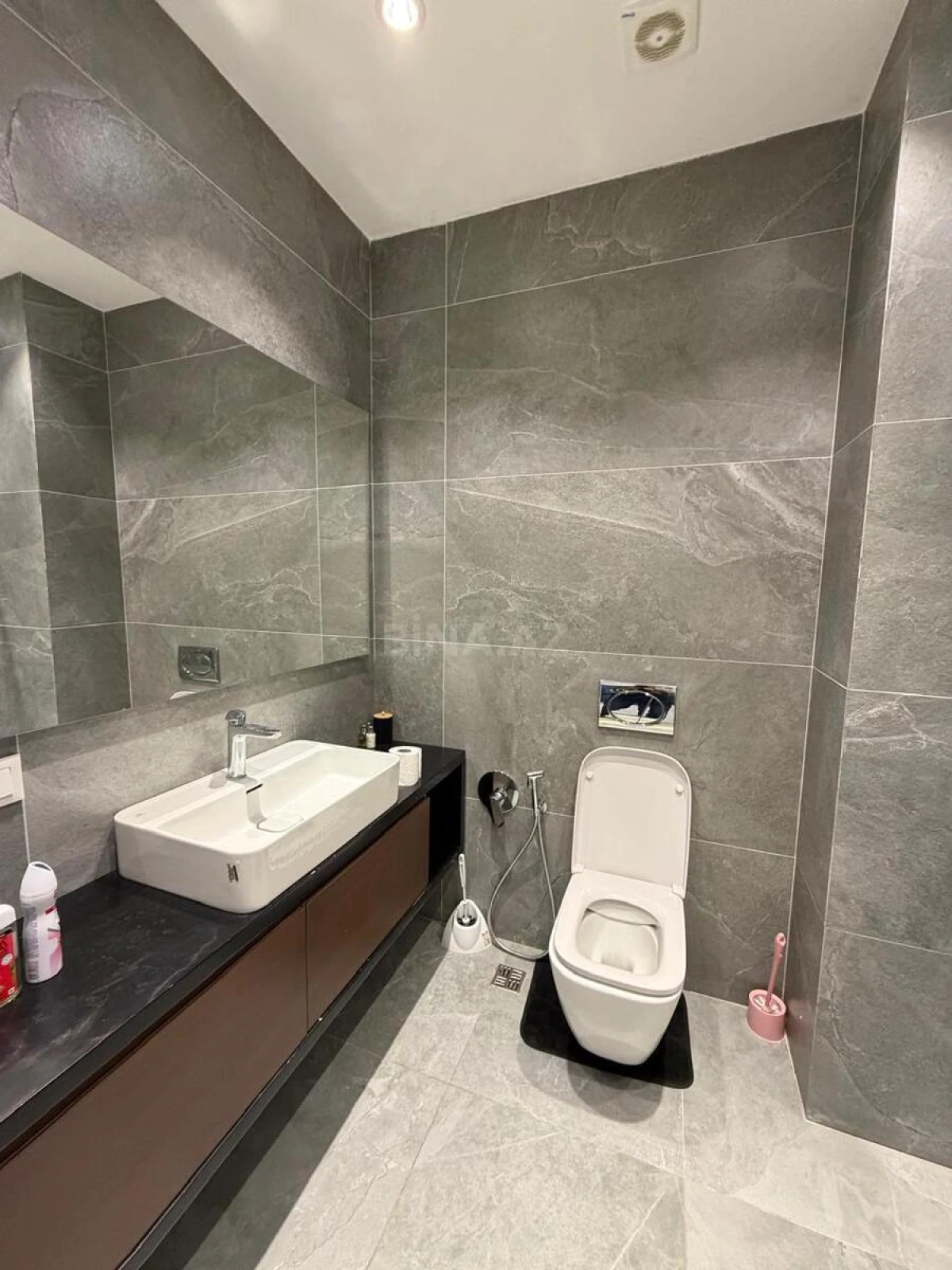 Kirayə verilir 2 otaqlı mənzil 95 m²