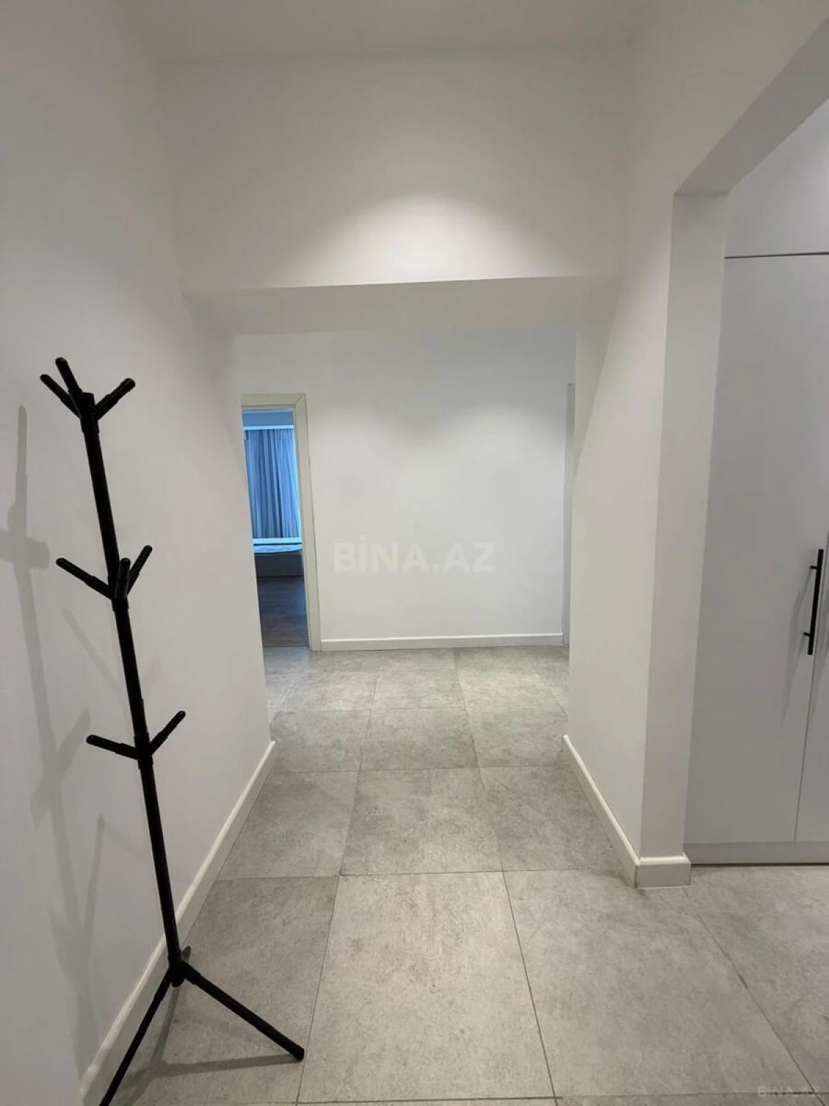 Kirayə verilir 2 otaqlı mənzil 95 m²