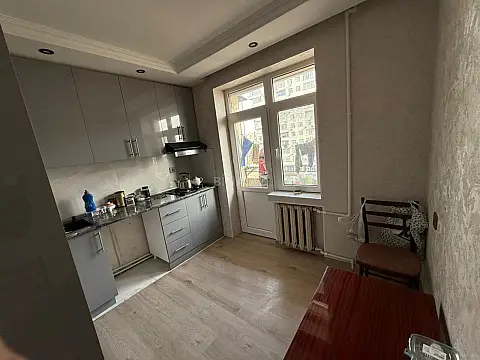 Satılır 3 otaqlı mənzil 90 m²