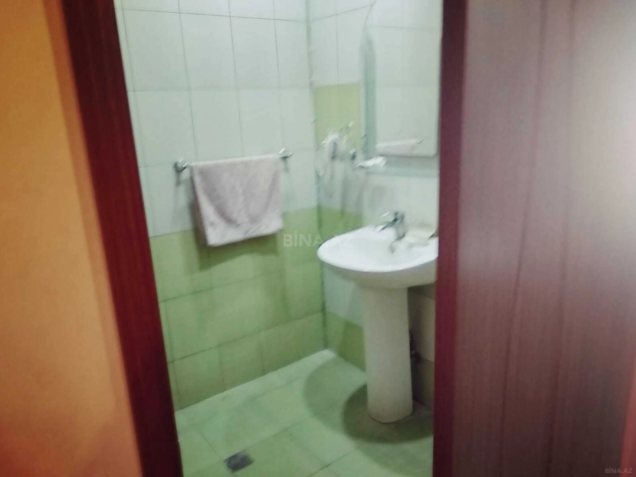 Satılır 4 otaqlı mənzil 126 m²