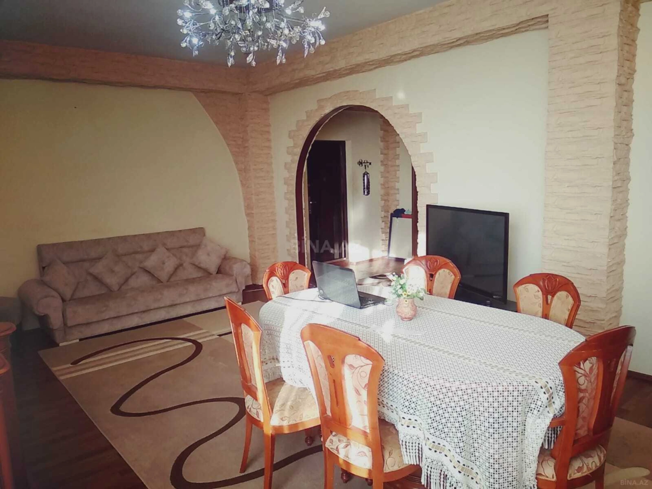 Satılır 4 otaqlı mənzil 126 m²