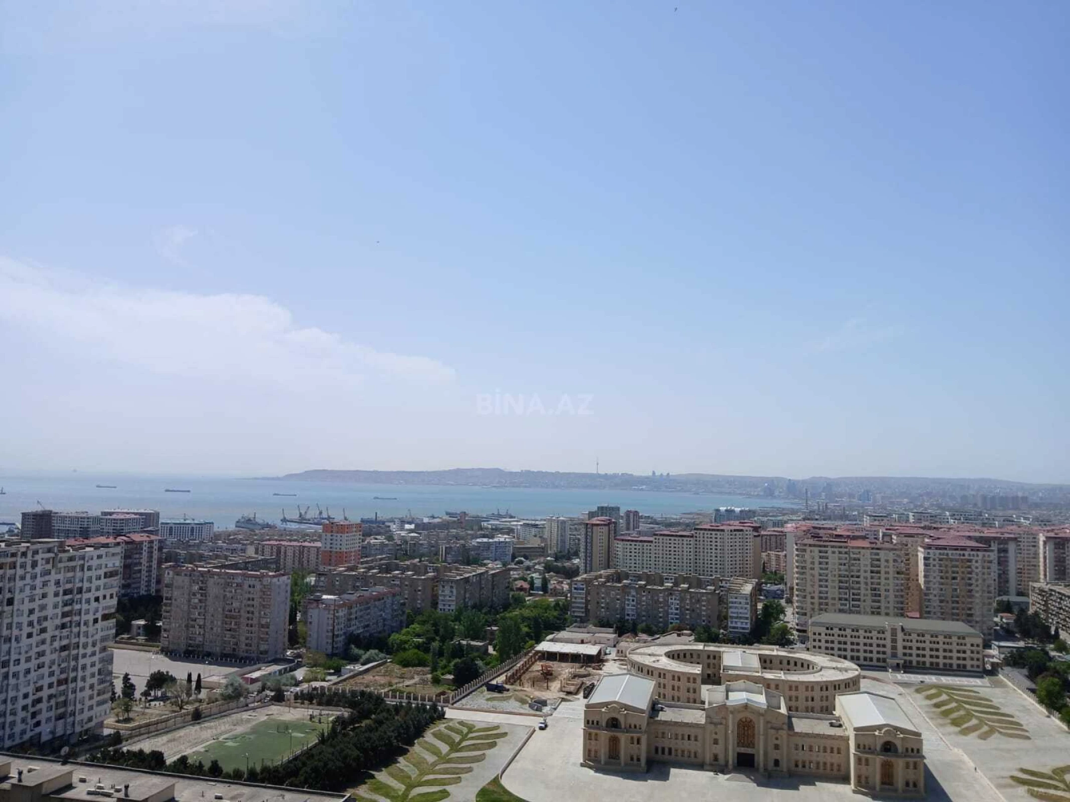 Satılır 4 otaqlı mənzil 126 m²