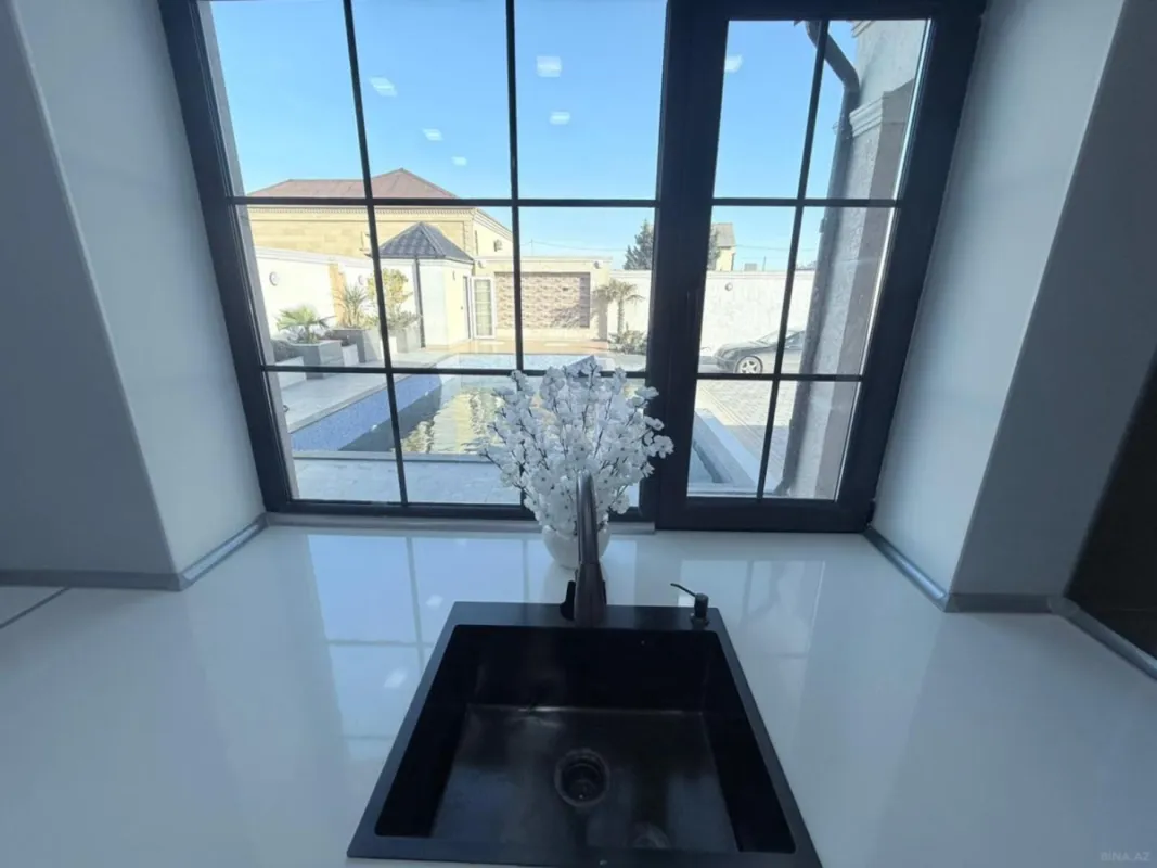 Satılır 4 otaqlı həyət evi 185 m²