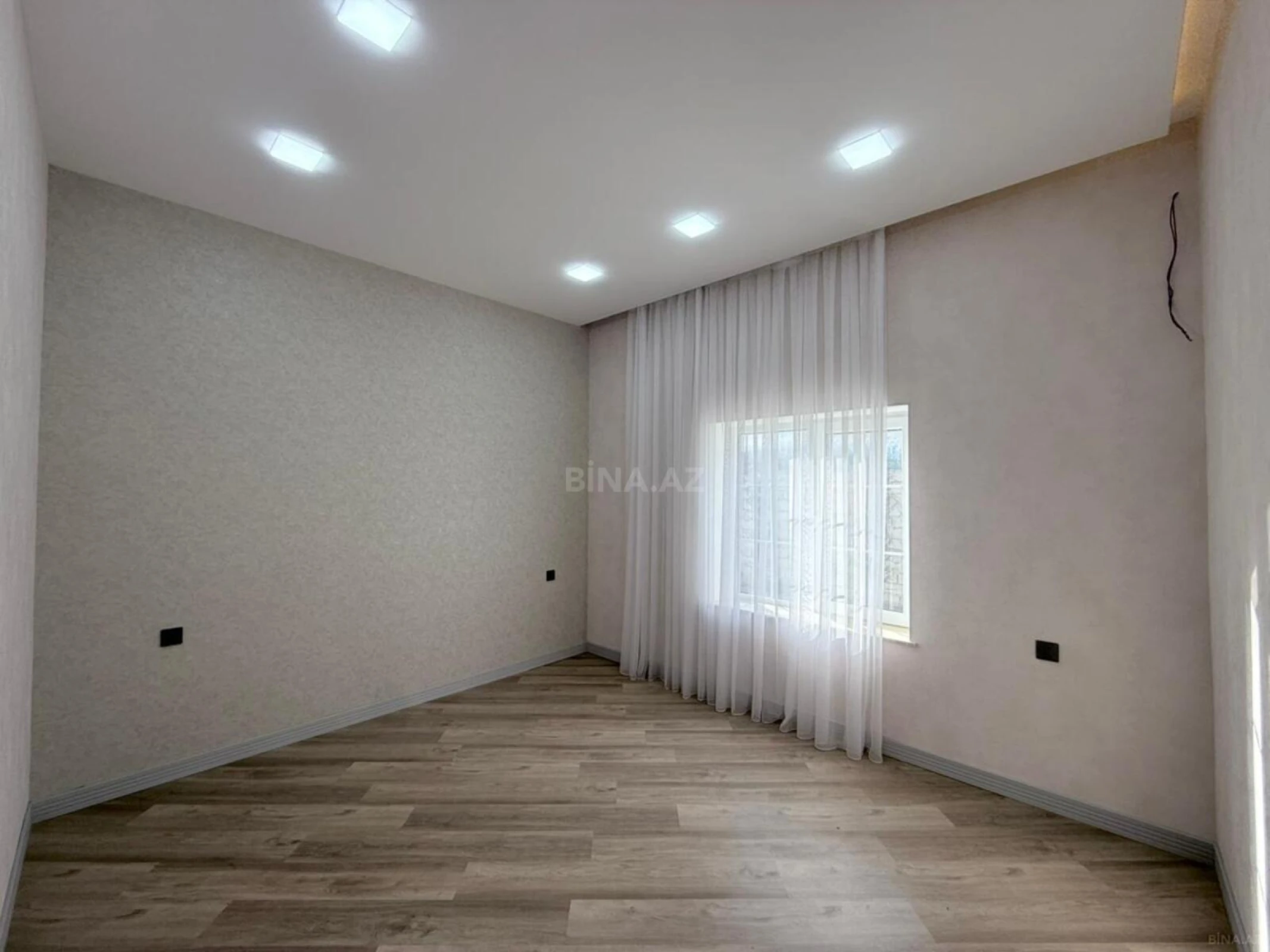 Satılır 4 otaqlı həyət evi 185 m²