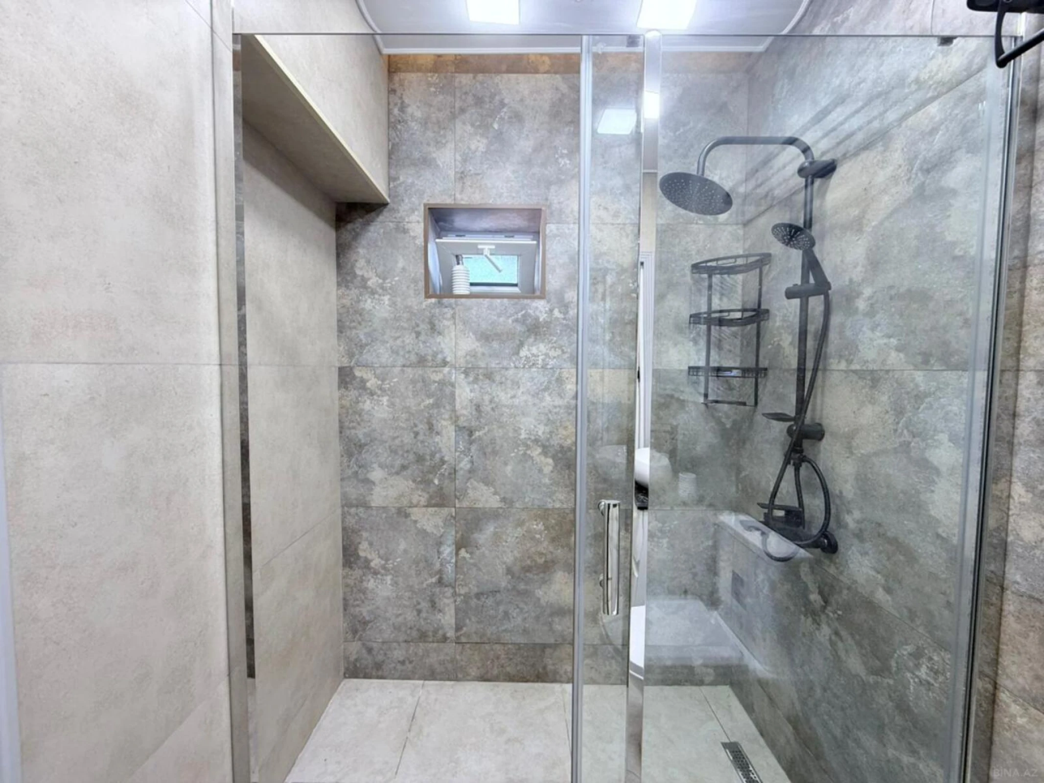 Satılır 4 otaqlı həyət evi 185 m²