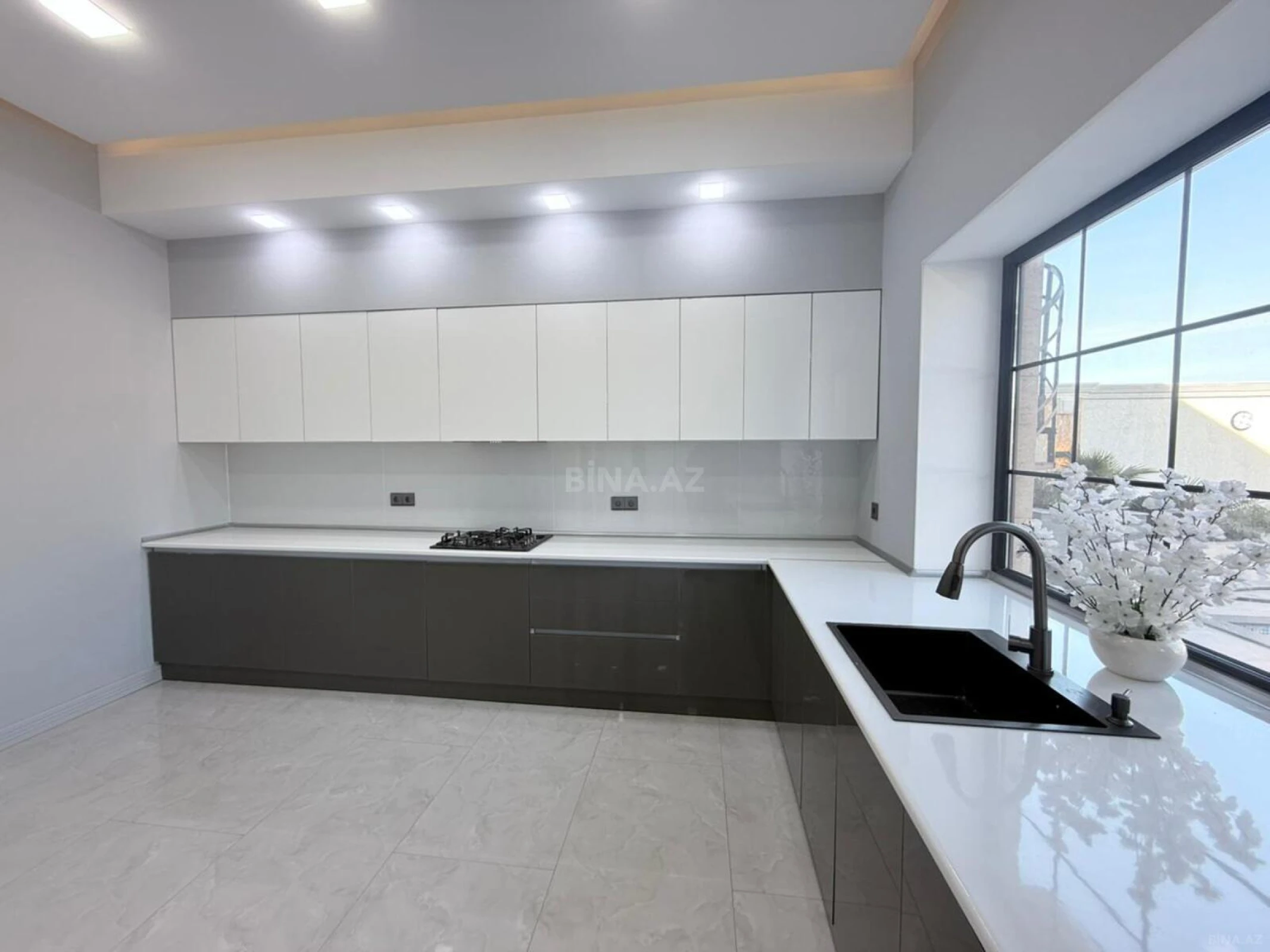 Satılır 4 otaqlı həyət evi 185 m²
