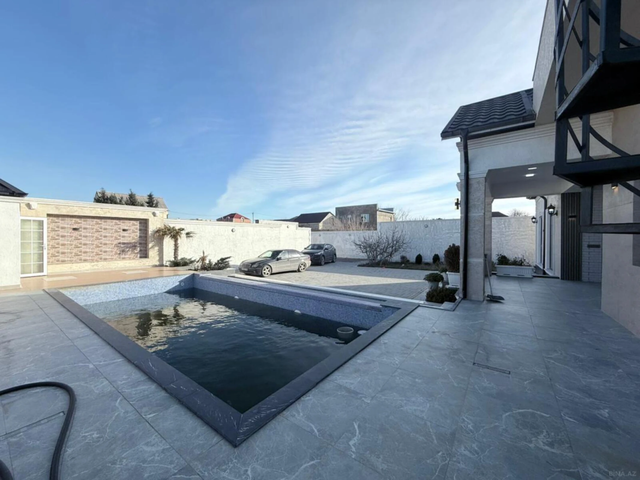 Satılır 4 otaqlı həyət evi 185 m²