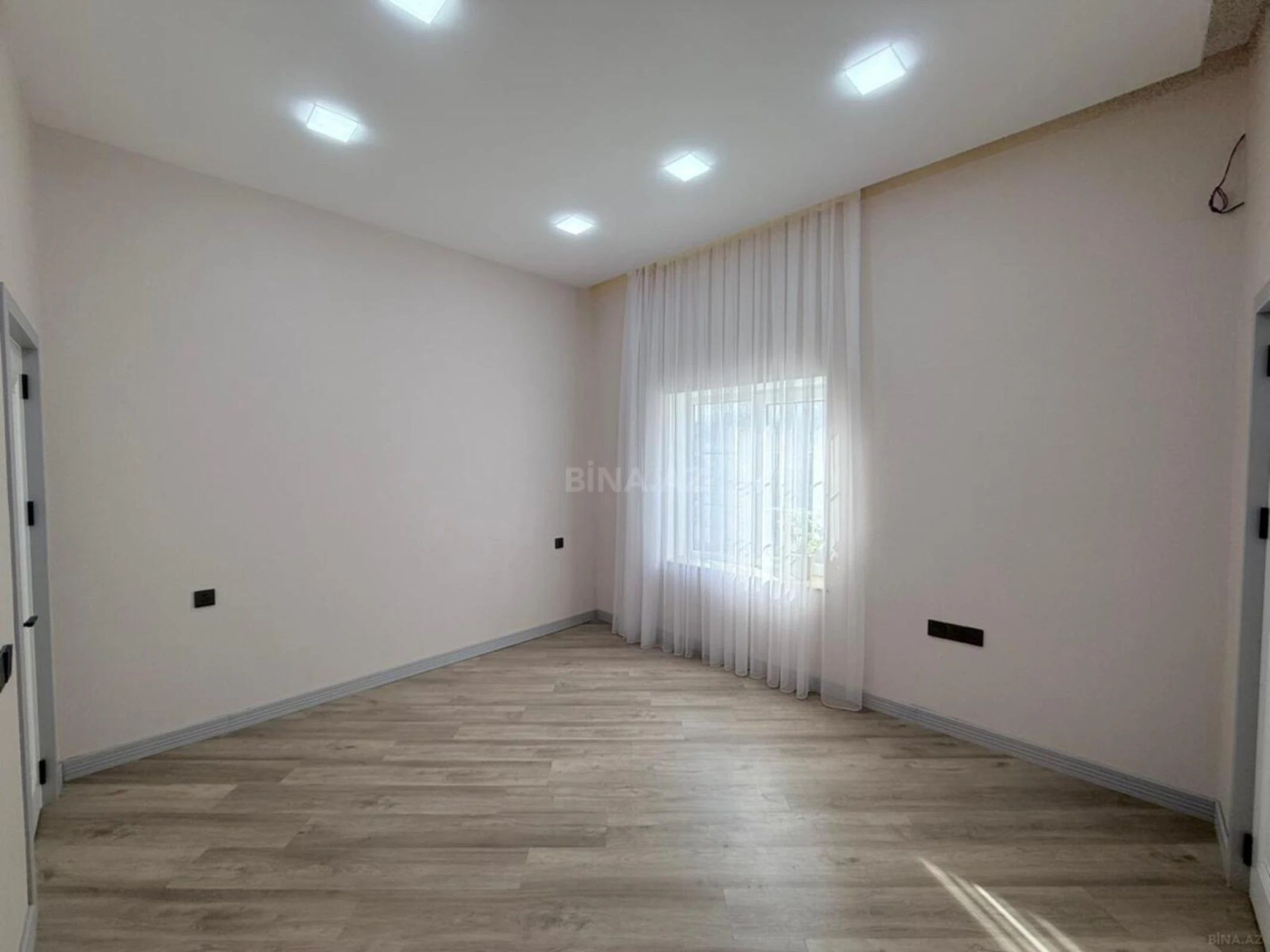 Satılır 4 otaqlı həyət evi 185 m²