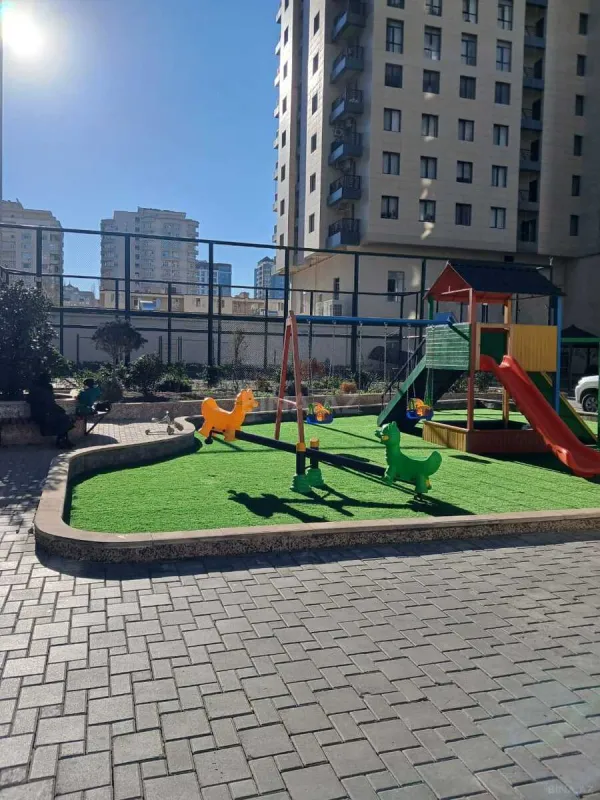 Satılır 2 otaqlı mənzil 75 m²