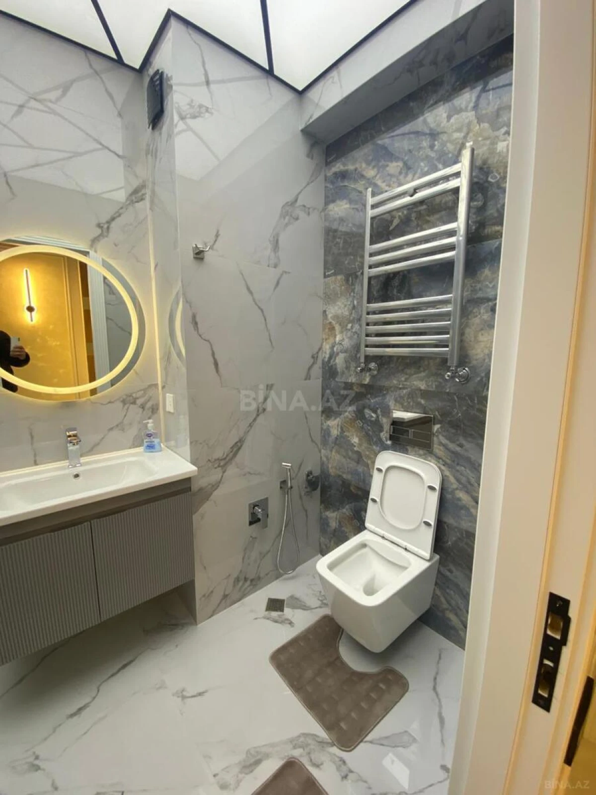 Satılır 2 otaqlı mənzil 66 m²