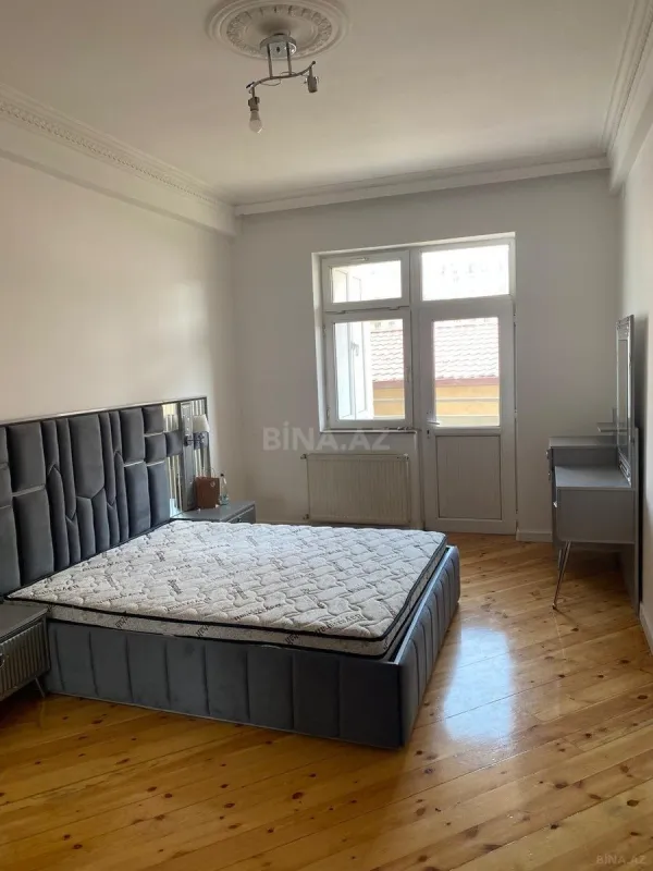 Kirayə verilir 3 otaqlı mənzil 95 m²
