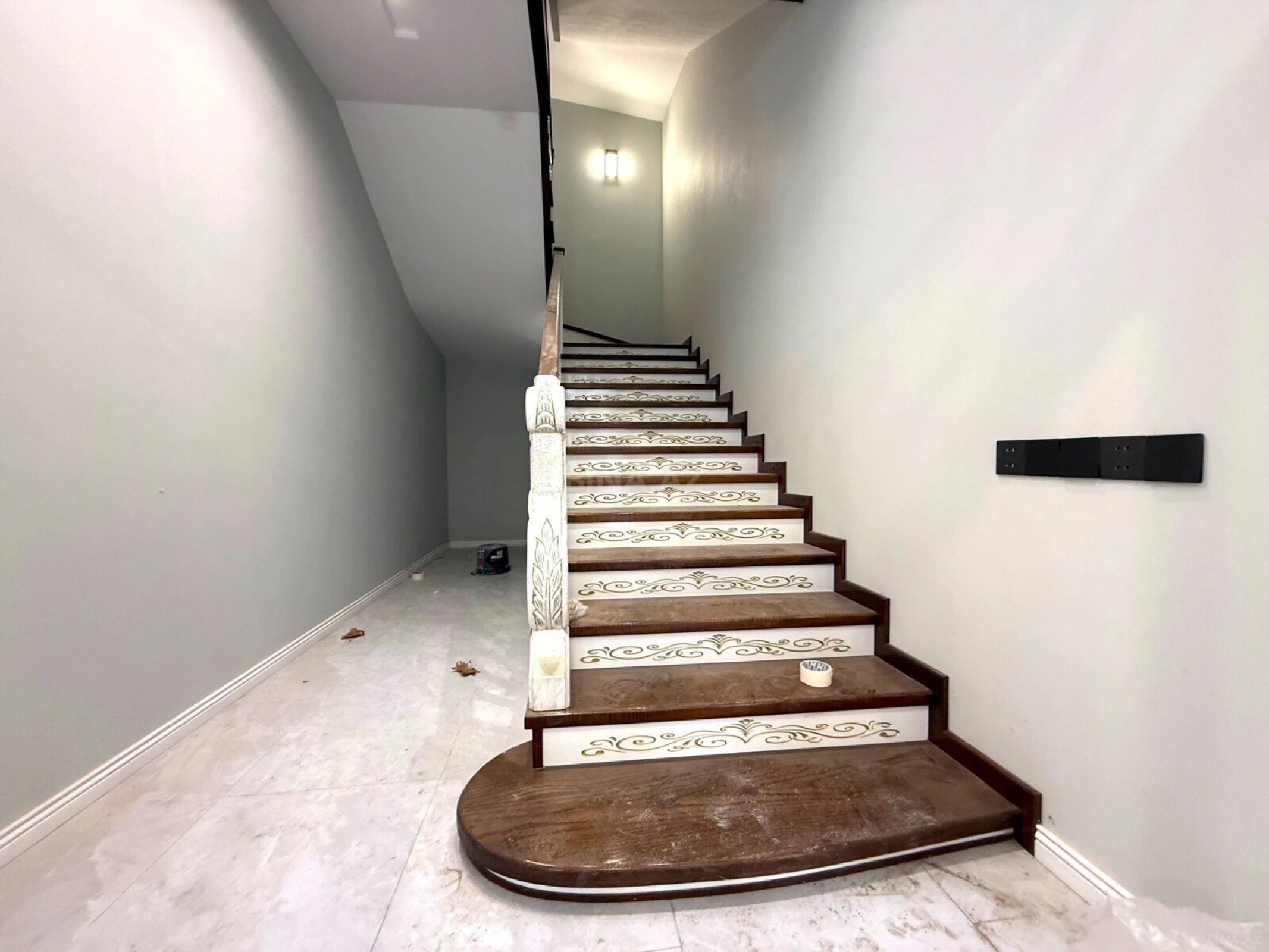 Satılır 7 otaqlı həyət evi 450 m²