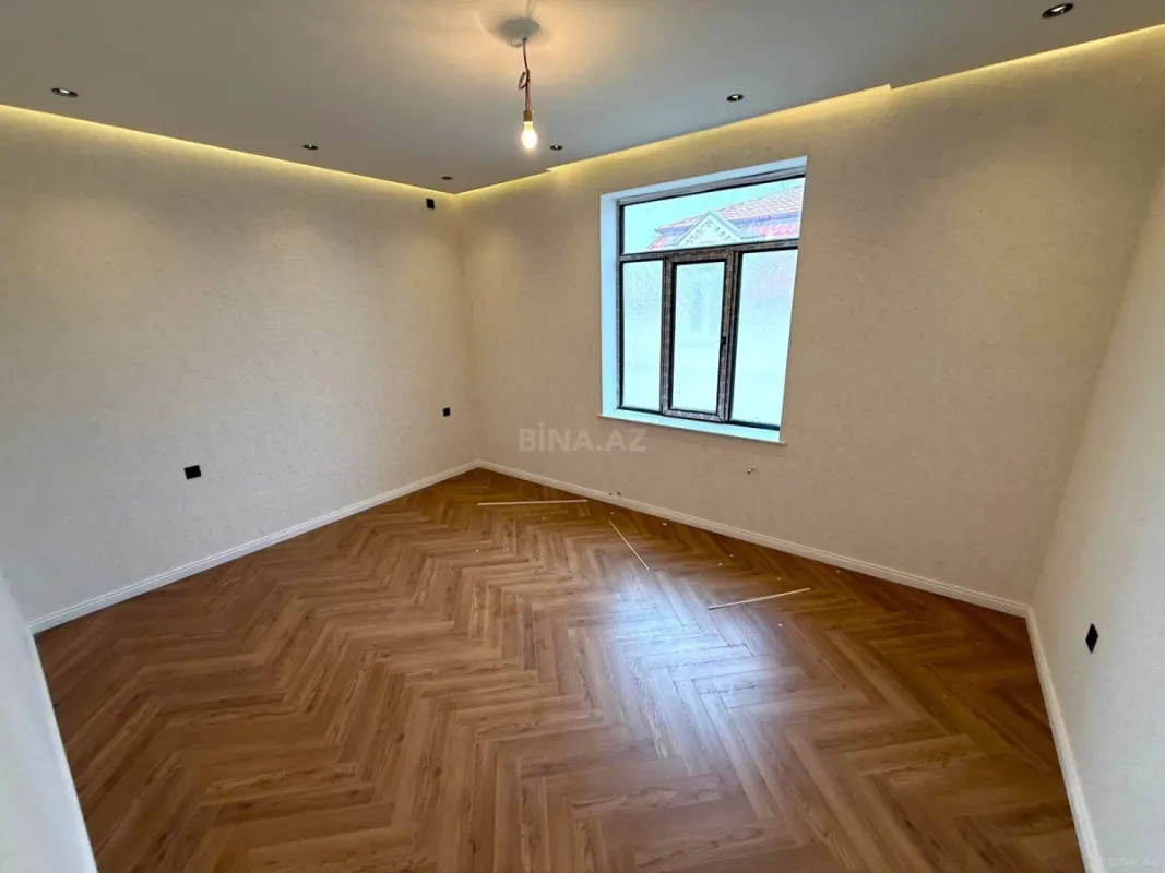 Satılır 7 otaqlı həyət evi 450 m²