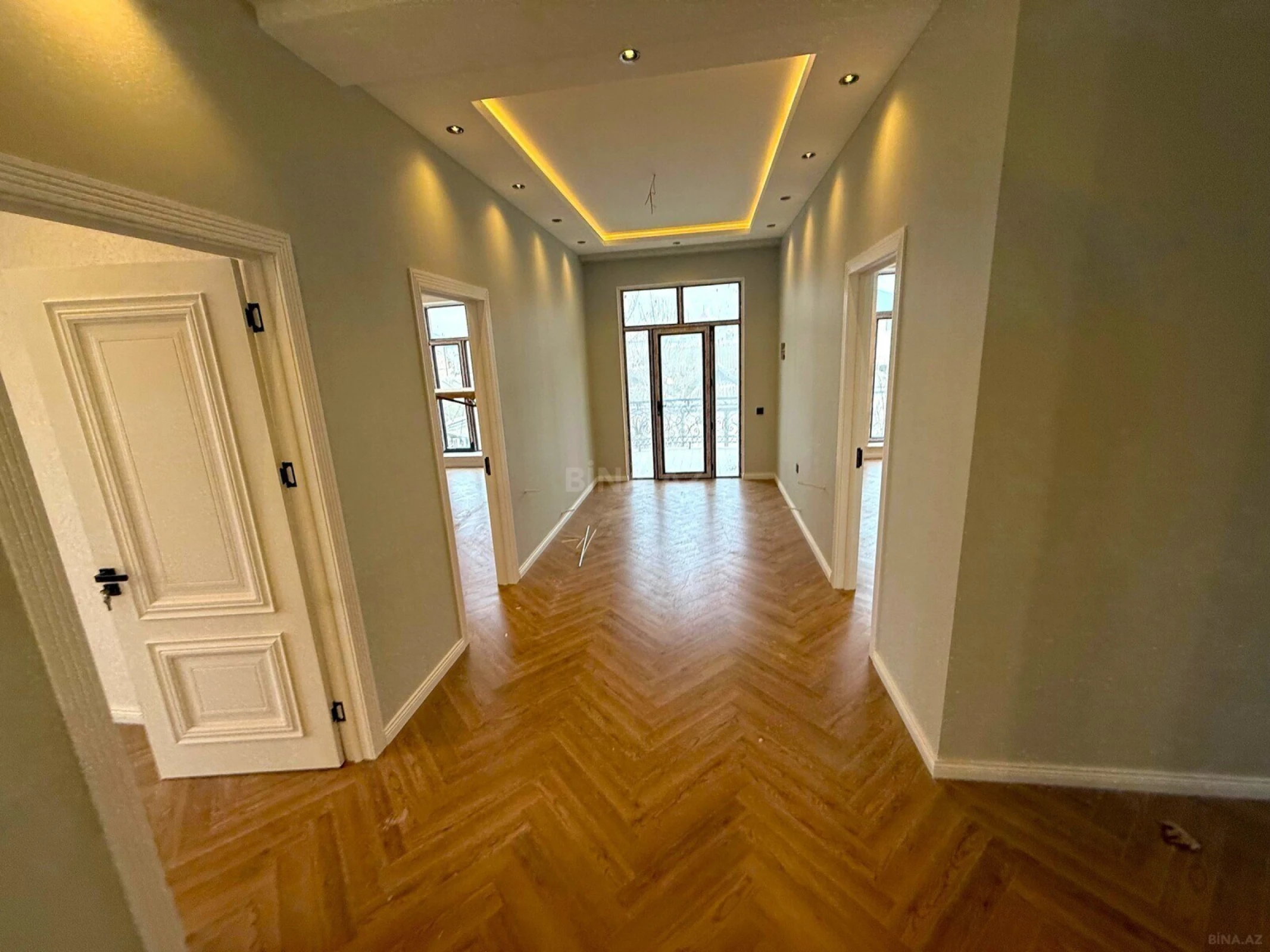 Satılır 7 otaqlı həyət evi 450 m²
