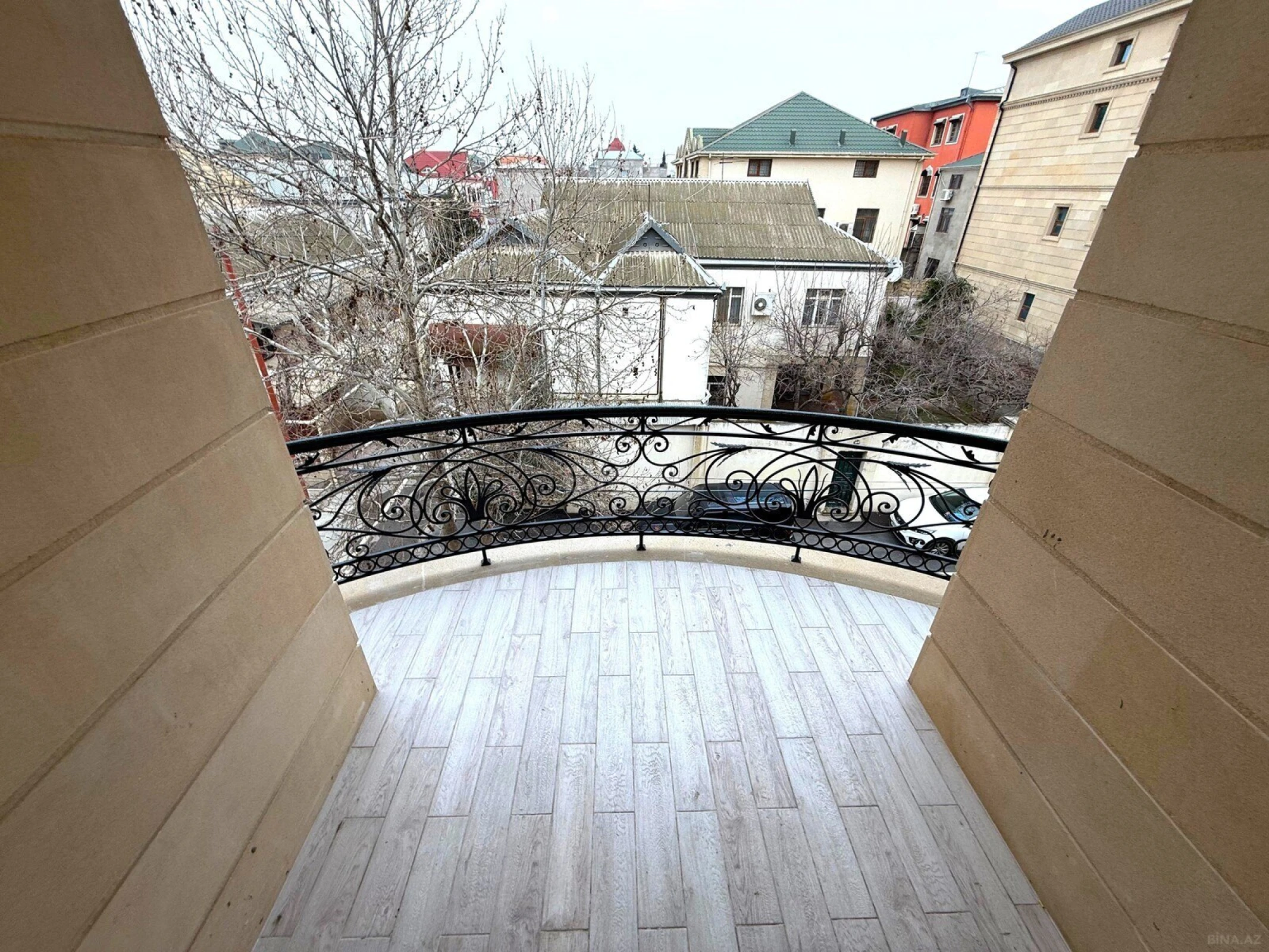 Satılır 7 otaqlı həyət evi 450 m²