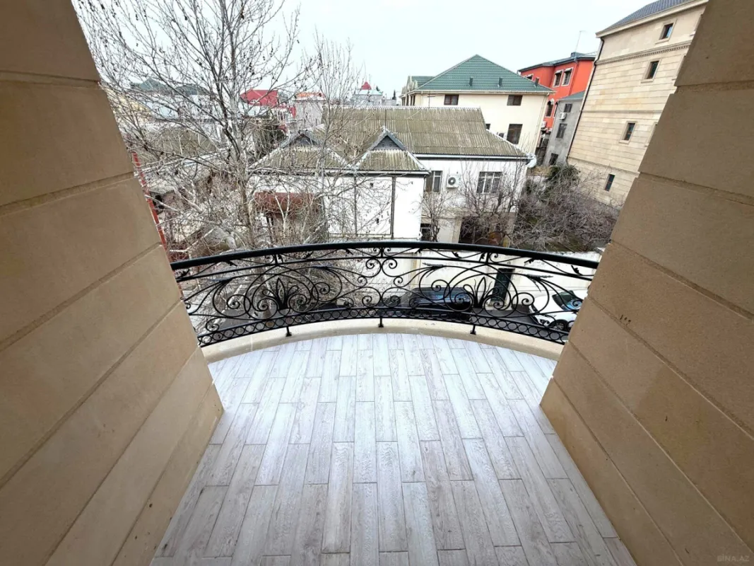 Satılır 7 otaqlı həyət evi 450 m²