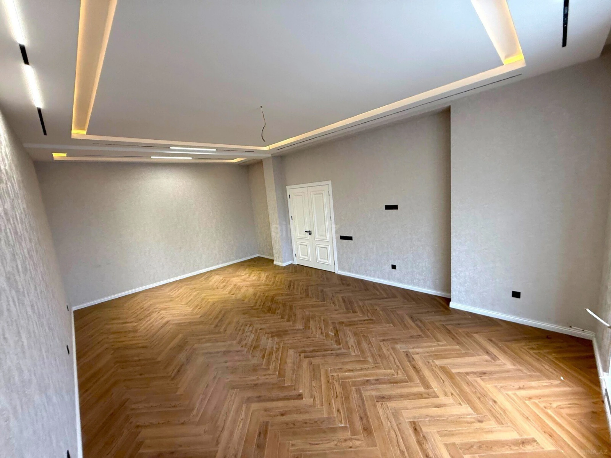 Satılır 7 otaqlı həyət evi 450 m²