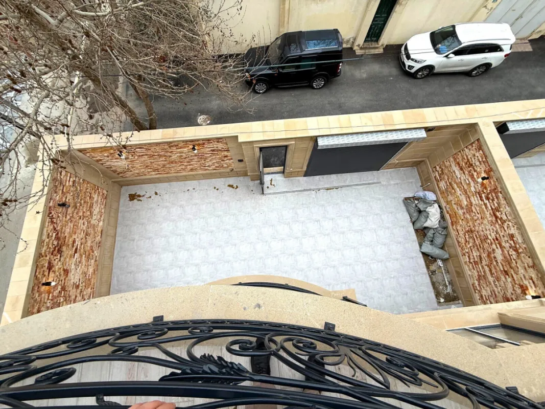 Satılır 7 otaqlı həyət evi 450 m²