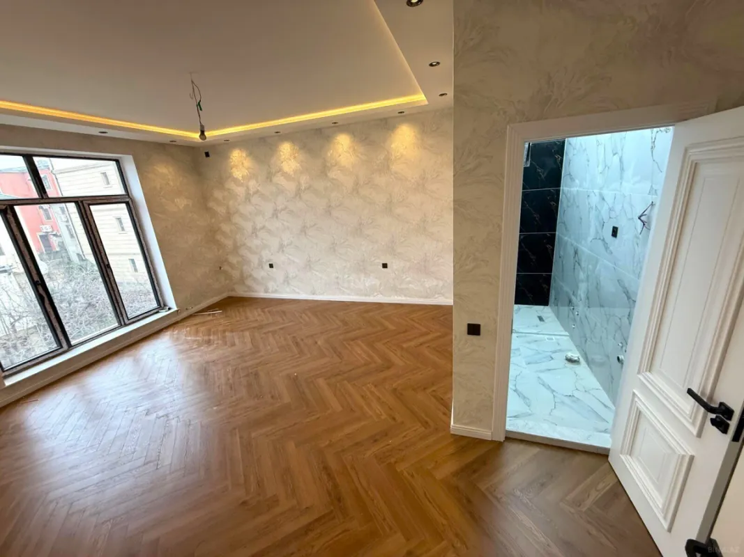 Satılır 7 otaqlı həyət evi 450 m²