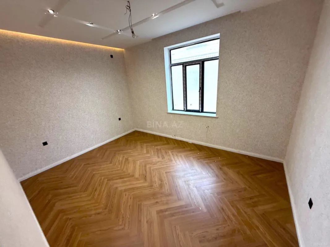Satılır 7 otaqlı həyət evi 450 m²