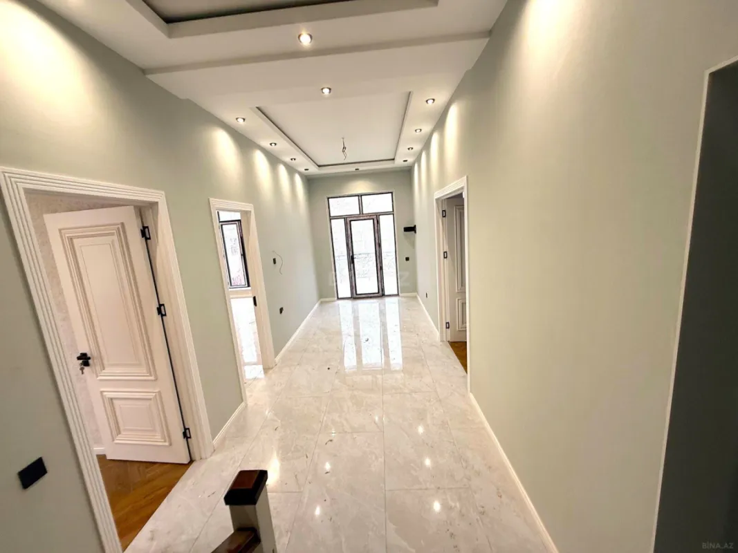 Satılır 7 otaqlı həyət evi 450 m²