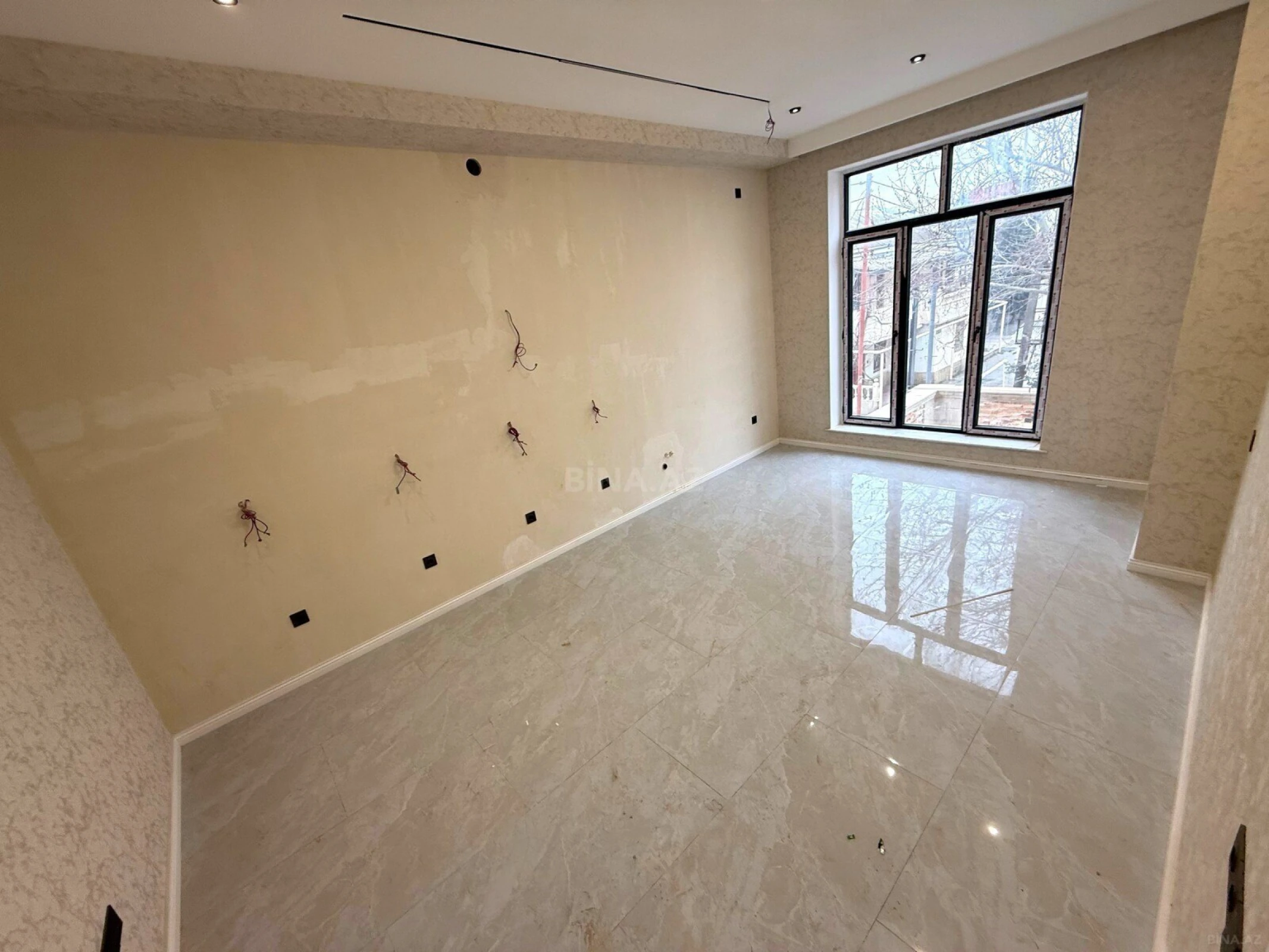 Satılır 7 otaqlı həyət evi 450 m²