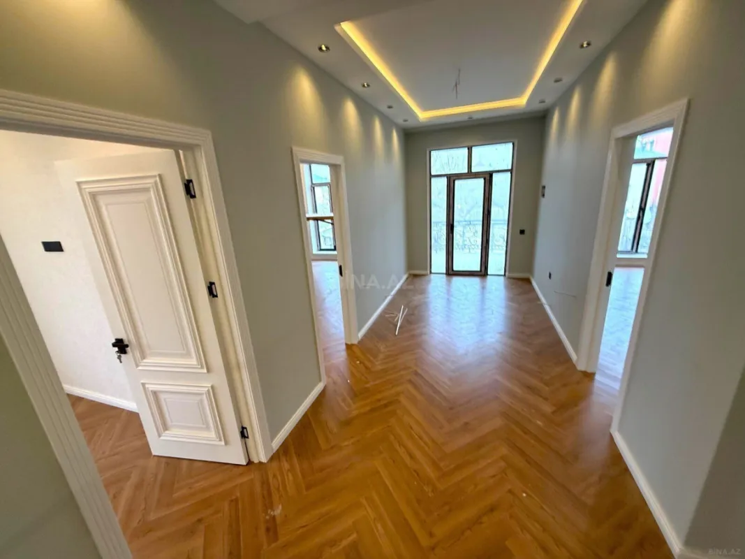 Satılır 7 otaqlı həyət evi 450 m²