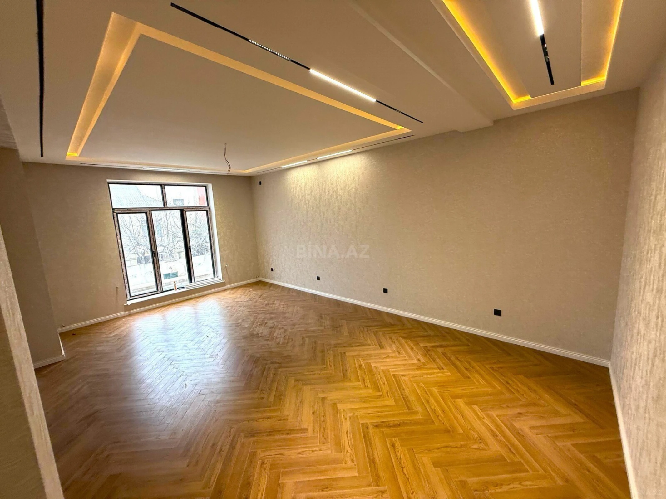 Satılır 7 otaqlı həyət evi 450 m²