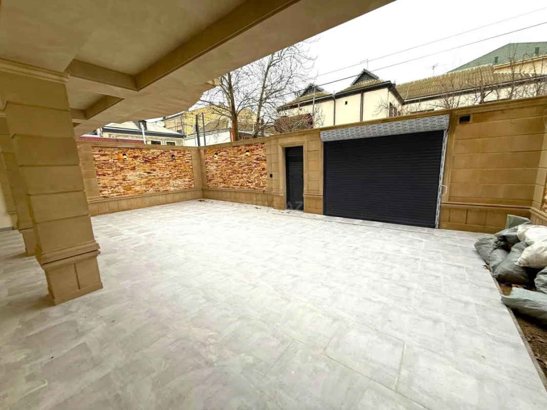 Satılır 7 otaqlı həyət evi 450 m²