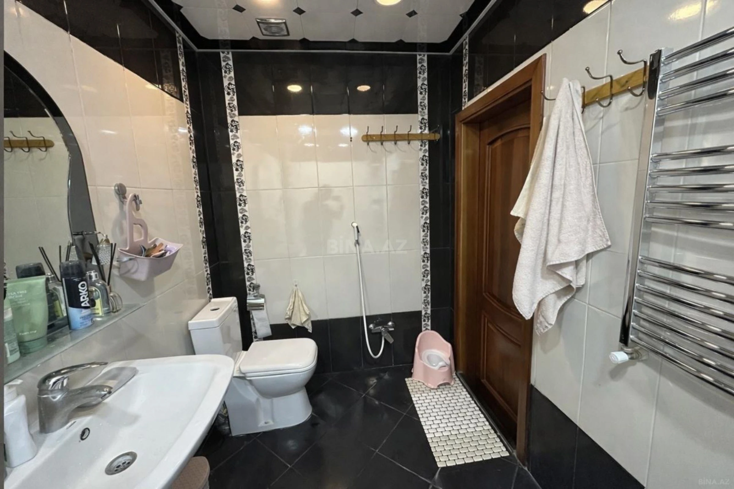 Satılır 2 otaqlı mənzil 88 m²