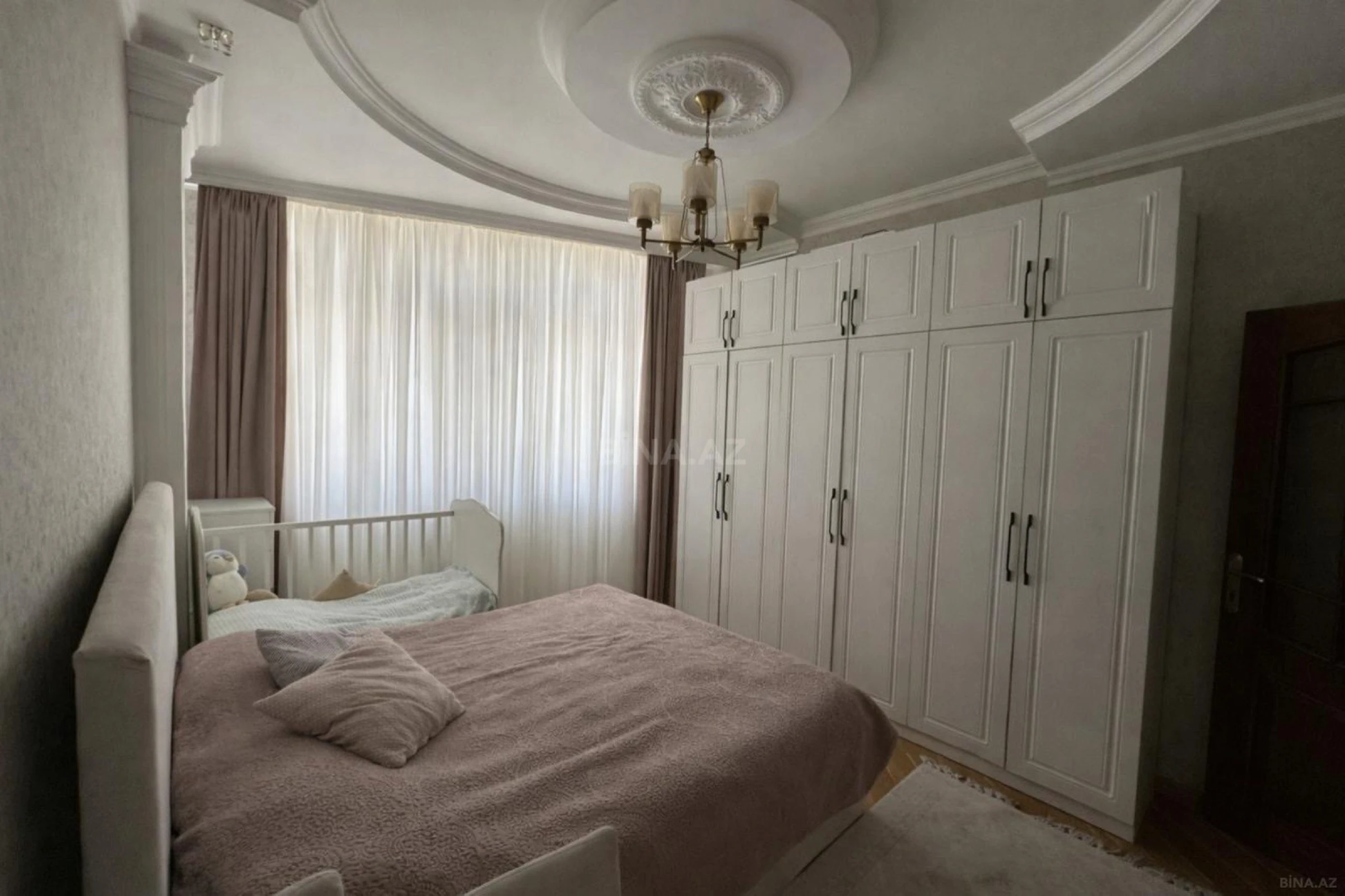 Satılır 2 otaqlı mənzil 88 m²