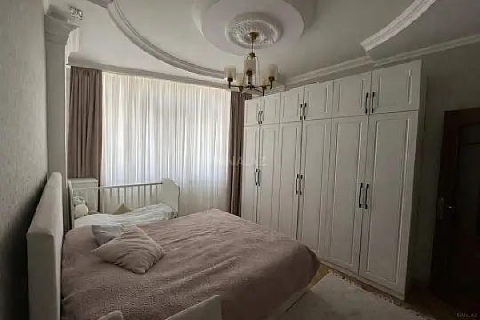 Satılır 2 otaqlı mənzil 88 m²
