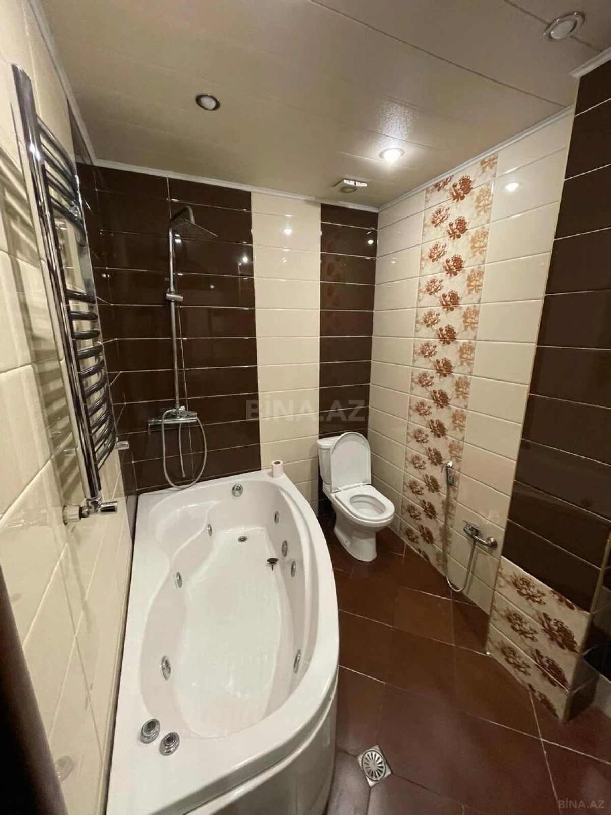 Kirayə verilir 3 otaqlı mənzil 152 m²