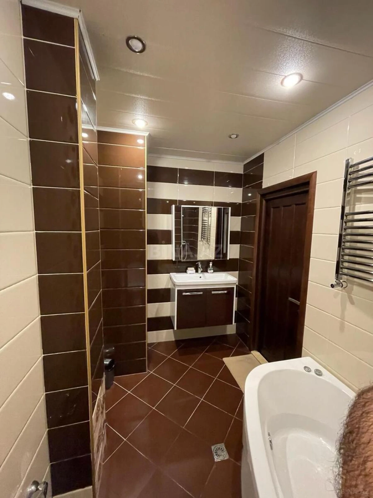 Kirayə verilir 3 otaqlı mənzil 152 m²