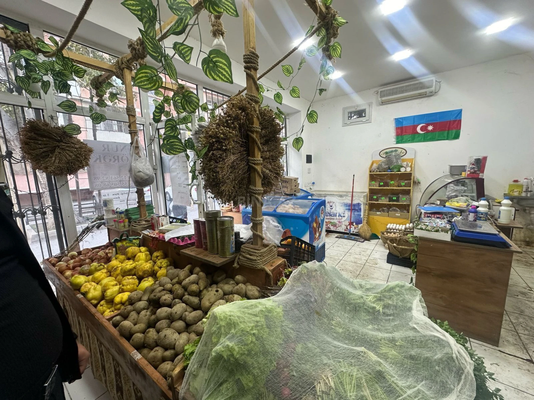 Satılır obyekt 33 m²