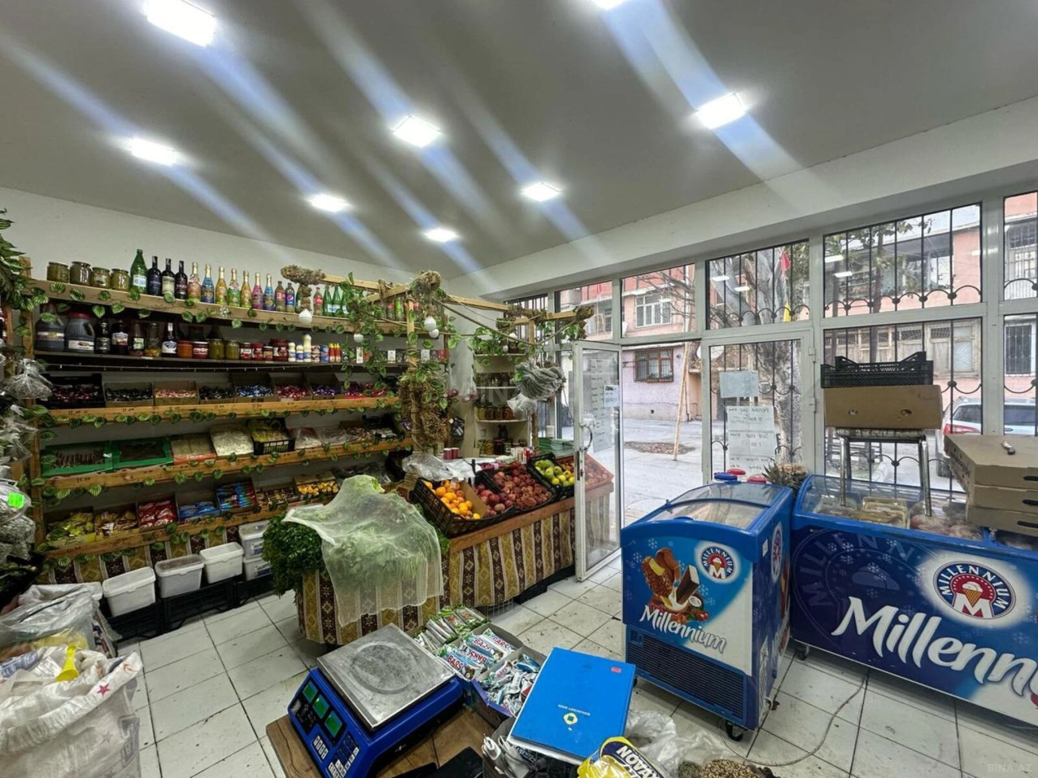 Satılır obyekt 33 m²