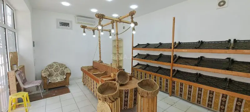 Satılır obyekt 33 m²